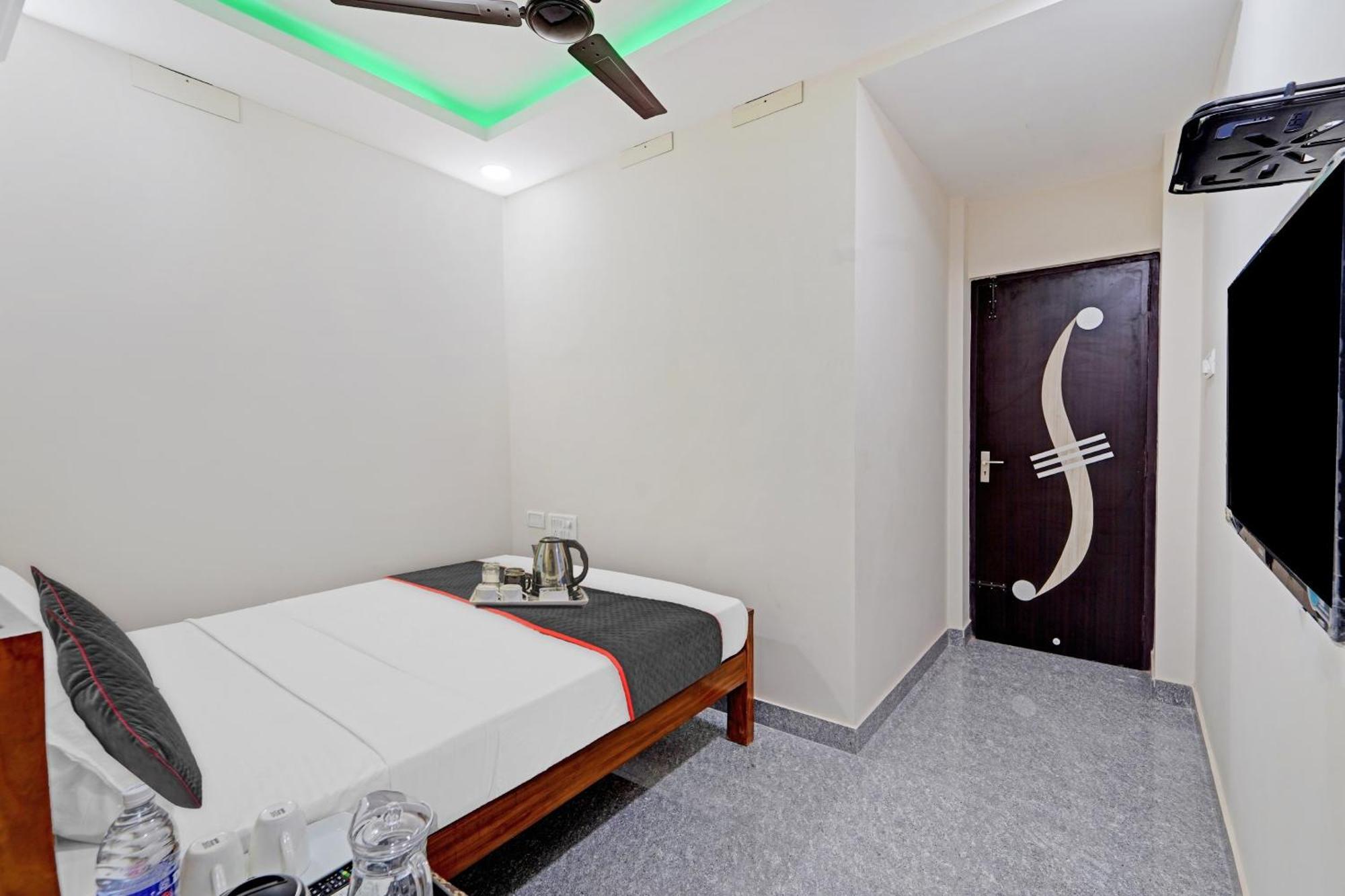 Super Townhouse 1096 Hotel Redfox Nungambakkam Near Apollo & Shankar Nethralaya Hospital Ченнаи Экстерьер фото