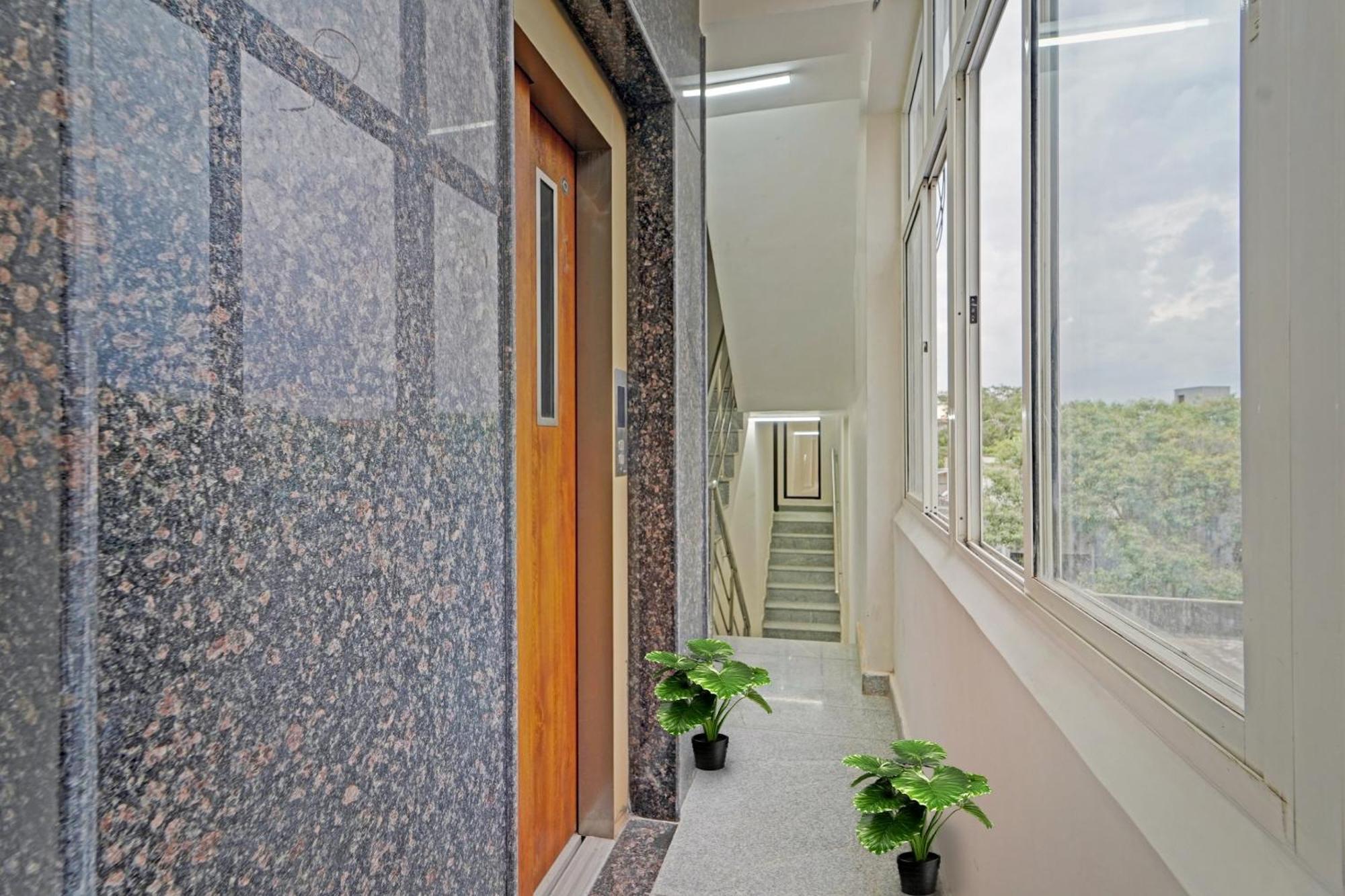 Super Townhouse 1096 Hotel Redfox Nungambakkam Near Apollo & Shankar Nethralaya Hospital Ченнаи Экстерьер фото